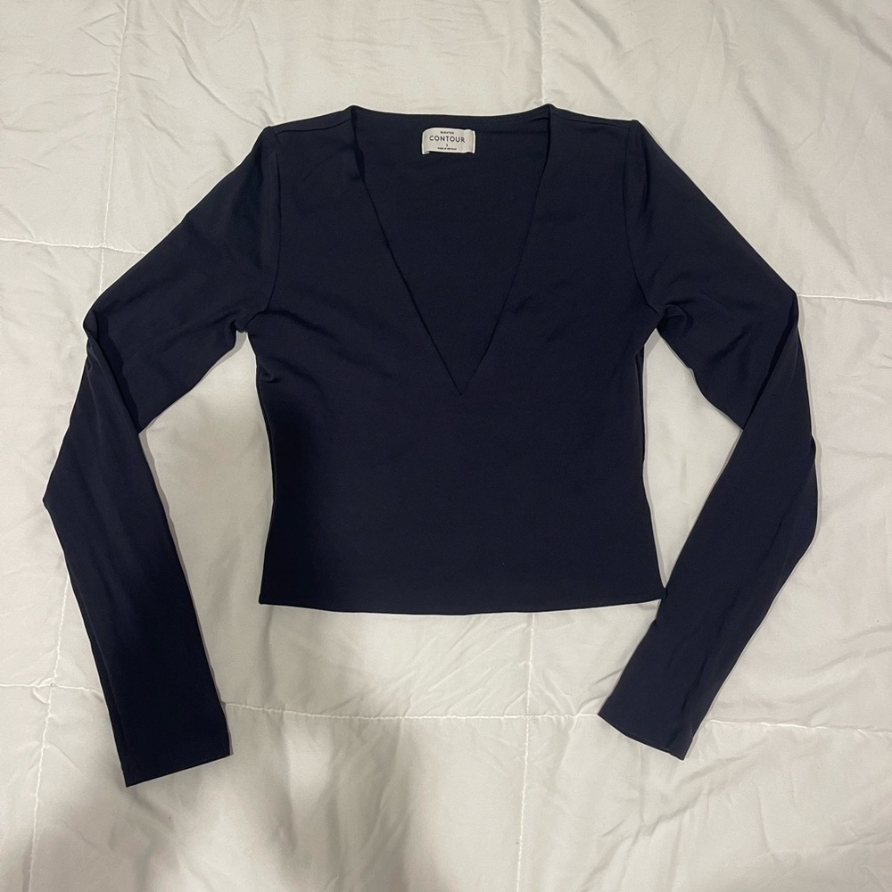 Aritzia Babaton V - Neck Longsleeve